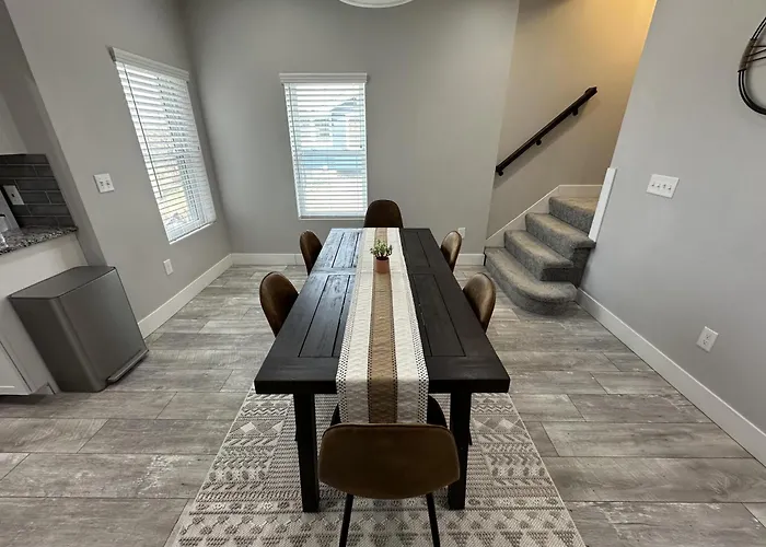 2Br Stylish Home In Milo-Grogan, Near Osu & Short North Apartment *