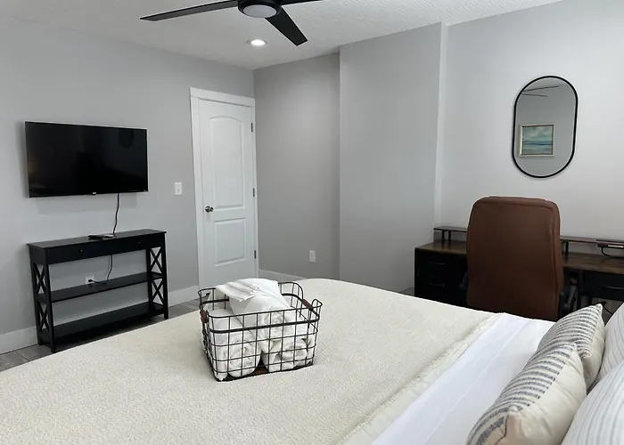 2Br Stylish Home In Milo-Grogan, Near Osu & Short North *