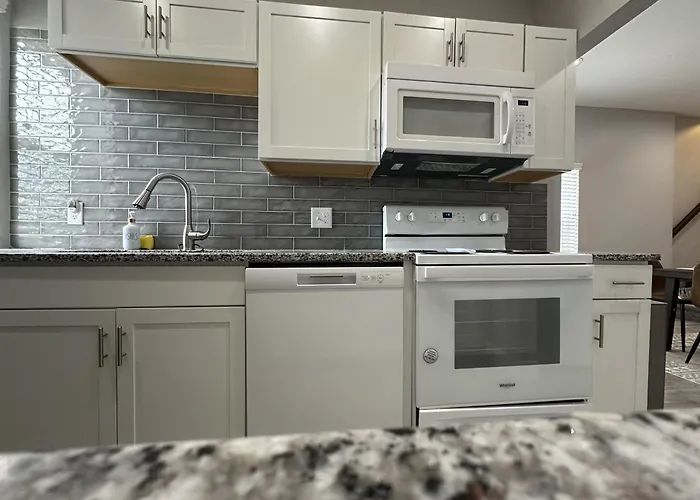 2Br Stylish Home In Milo-Grogan, Near Osu & Short North Apartment *